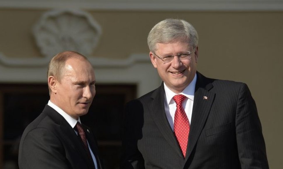 Rusijos prezidentas Vladimiras Putinas ir Kanados ministras pirmininkas Stephenas Harperis
