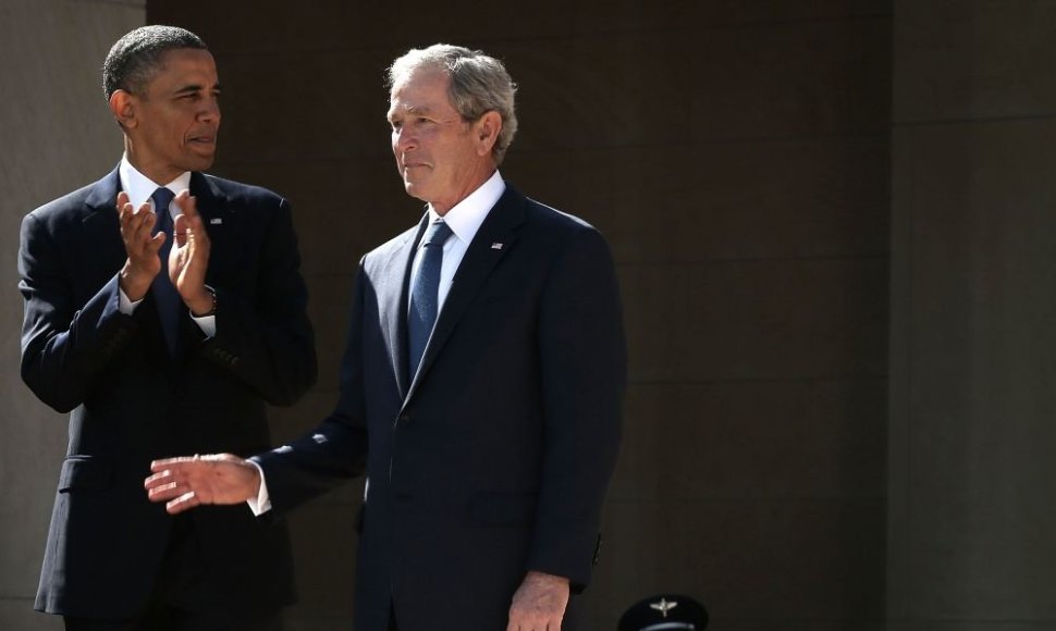 Barackas Obama ir George'as W.Bushas