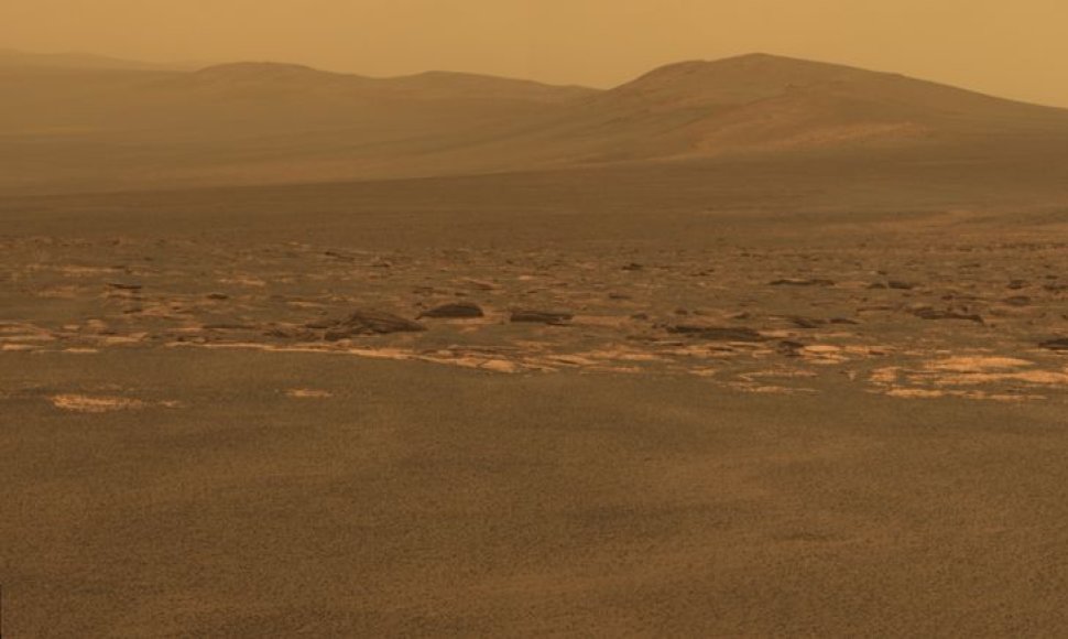 Marso peizažo nuotrauka, kurią į Žemę perdavė aparatas „Mars Exploration Rover Opportunity“