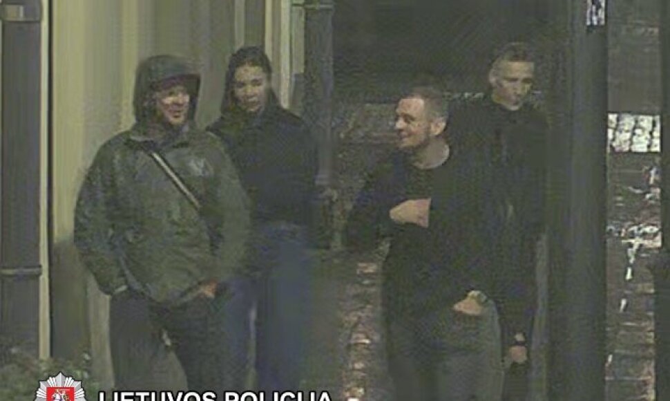 Policija pra&scaron;o atpažinti nuotraukose užfiksuotus asmenis