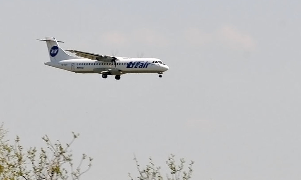 „UTair“ orlaivis leidžiasi Vilniuje