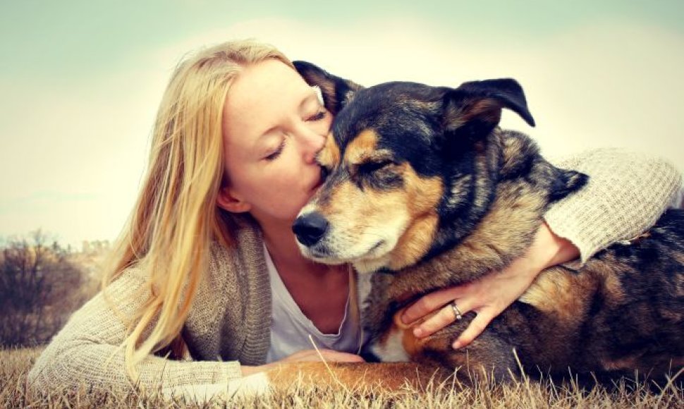 Moters ir šuns draugystė