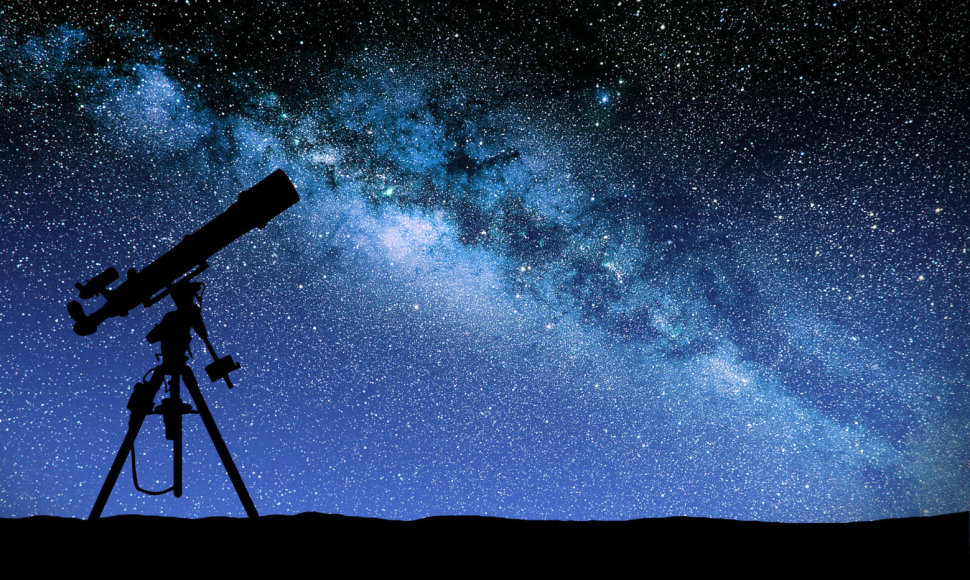 Teleskopas ir žvaigždėtas dangus