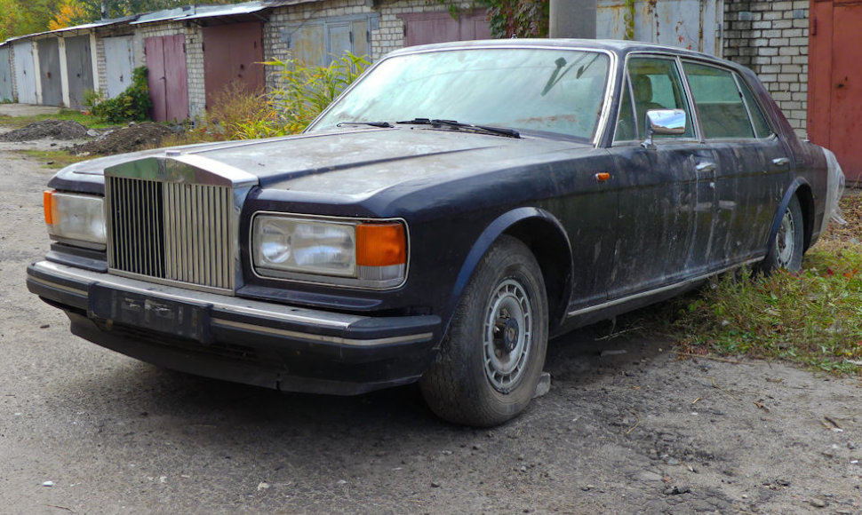 Aukso vertės radinys apleistame garaže: 90-ųjų „Rolls – Royce Silver Spur“