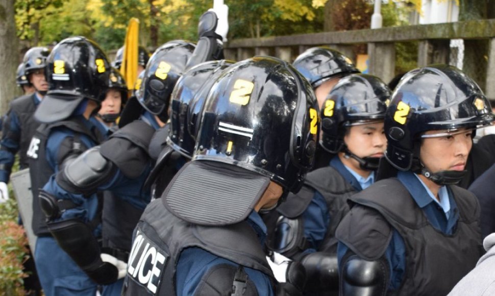 Japonijos riaušių policija surengė reidą Kijoto universitete