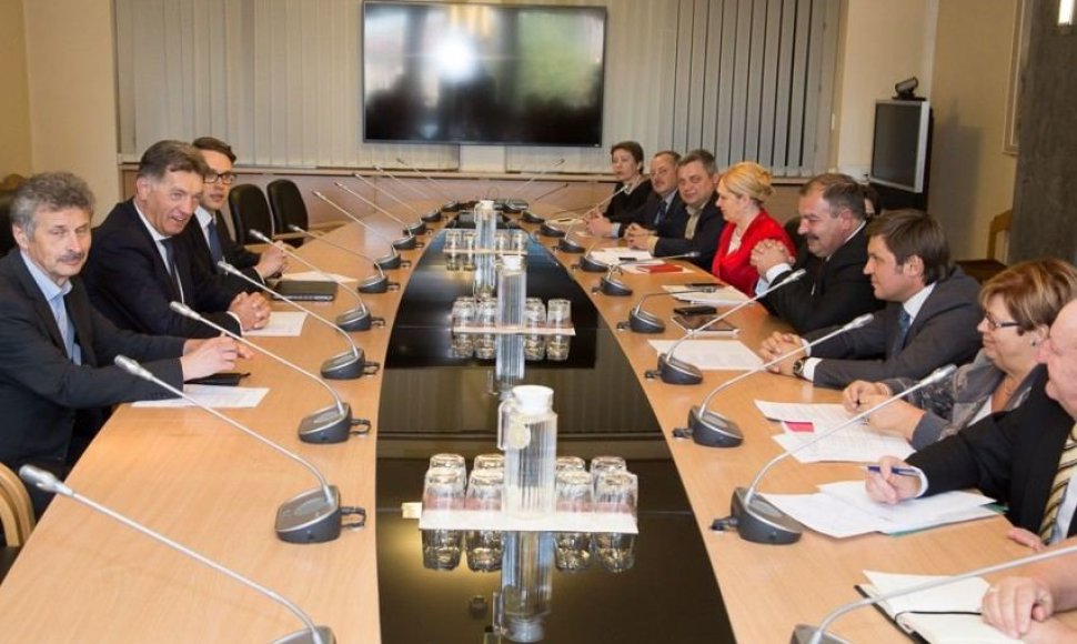 Prieš Darbo kodekso svarstymą Seime premjeras susitiko su profsąjungų atstovais