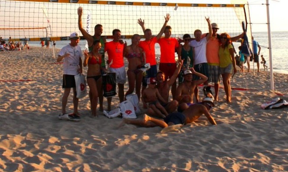 Muzikos ir tinklinio fiesta – Neringa FM Beachball Cup’15