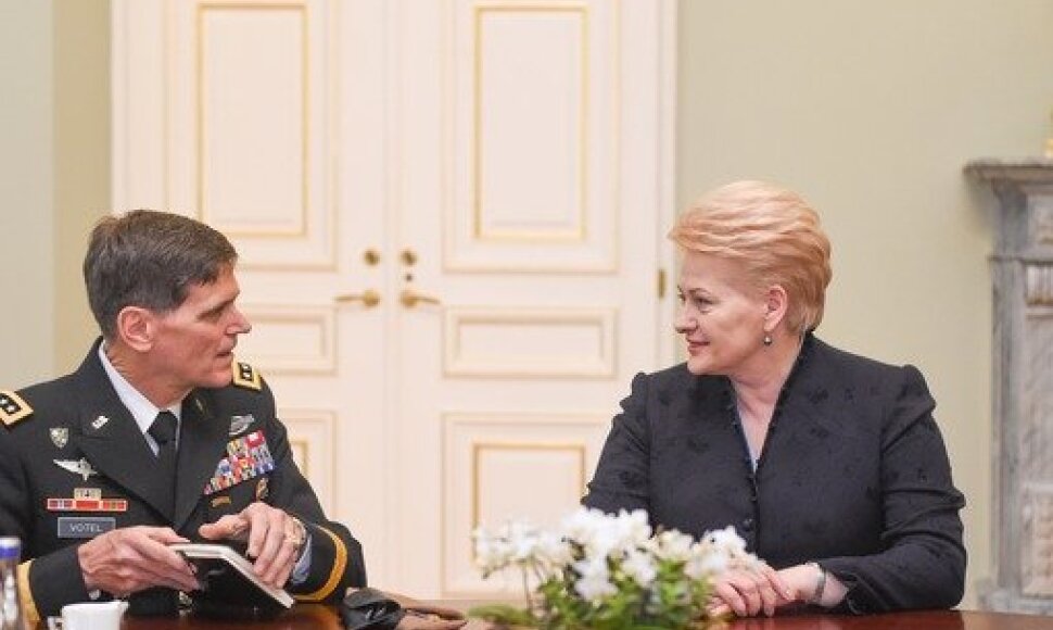 Dalia Grybauskaitė su Josephu L. Voteliu