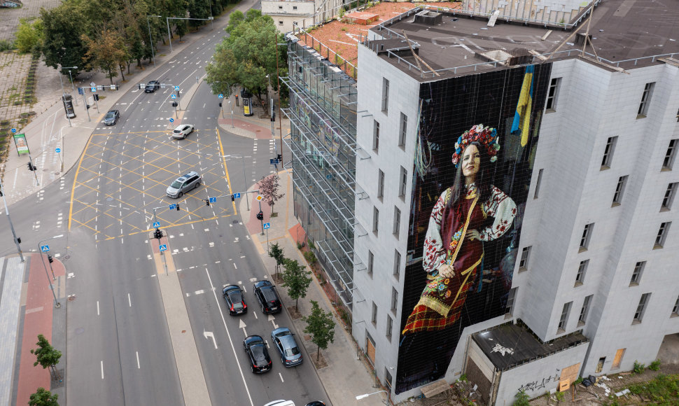 Meno projektas „Do Peremogi“ ant Maskvos namų pastato