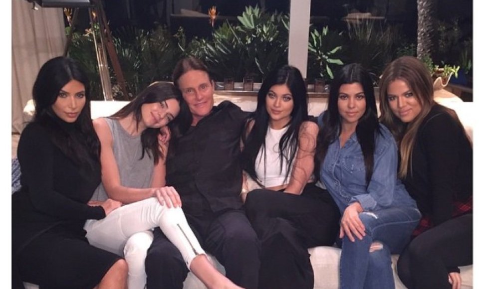 Kim Kardashian, Kendall Jenner, Bruce'as Jenneris, Kylie Jenner, Kourtney Kardashian ir Khloe Kardashian