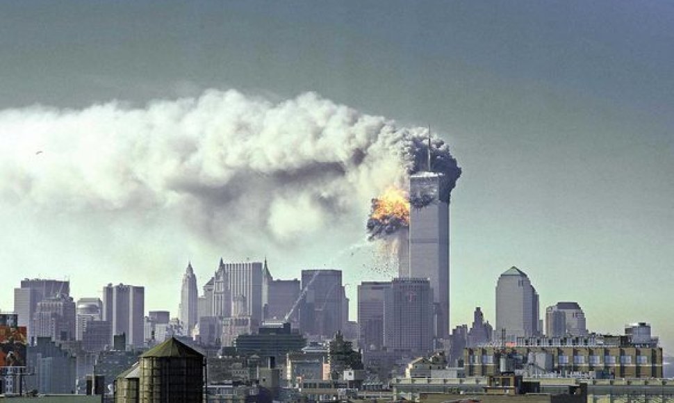  2001 m. rugsėjo 11 d. su teroristine grupuote „Al Qaeda“ susiję teroristai užgrobė keturis keleivinius lėktuvus.