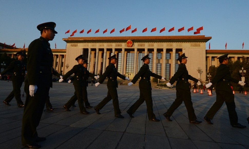 Kinijoje prasidejo Komunistų partijos suvažiavimas.