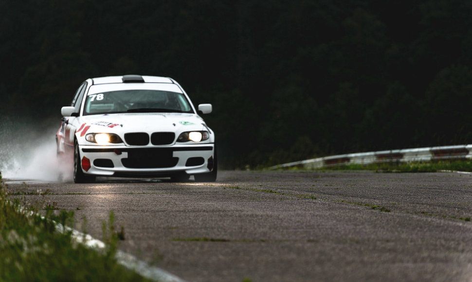 „EWA Racing PGM“ komandos BMW 330d (E46)