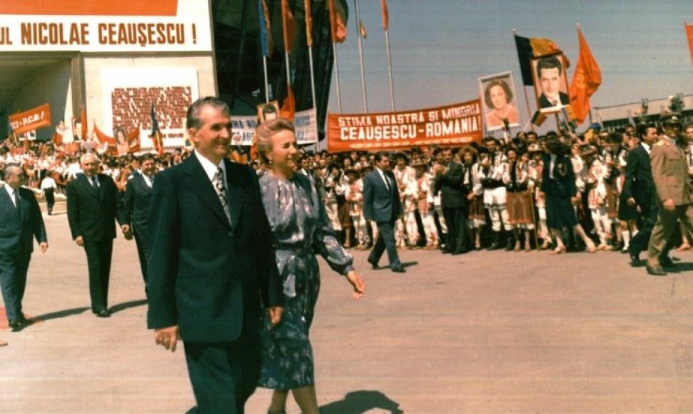 Nicolae Ceausescu su žmona 1986 m. 
