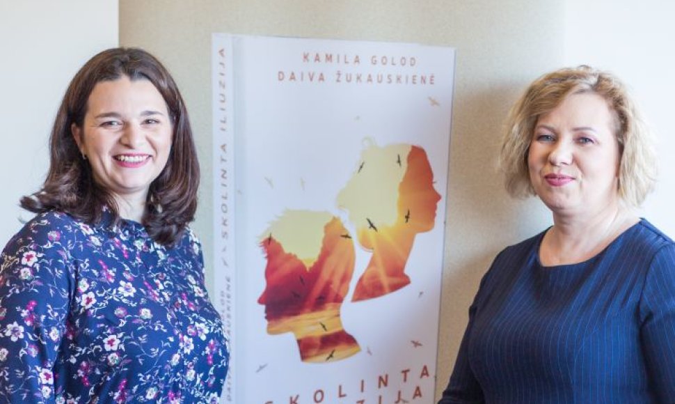 Kamila Golod (kairėje) ir Daiva Žukauskienė parašė knygą „Skolinta iliuzija“
