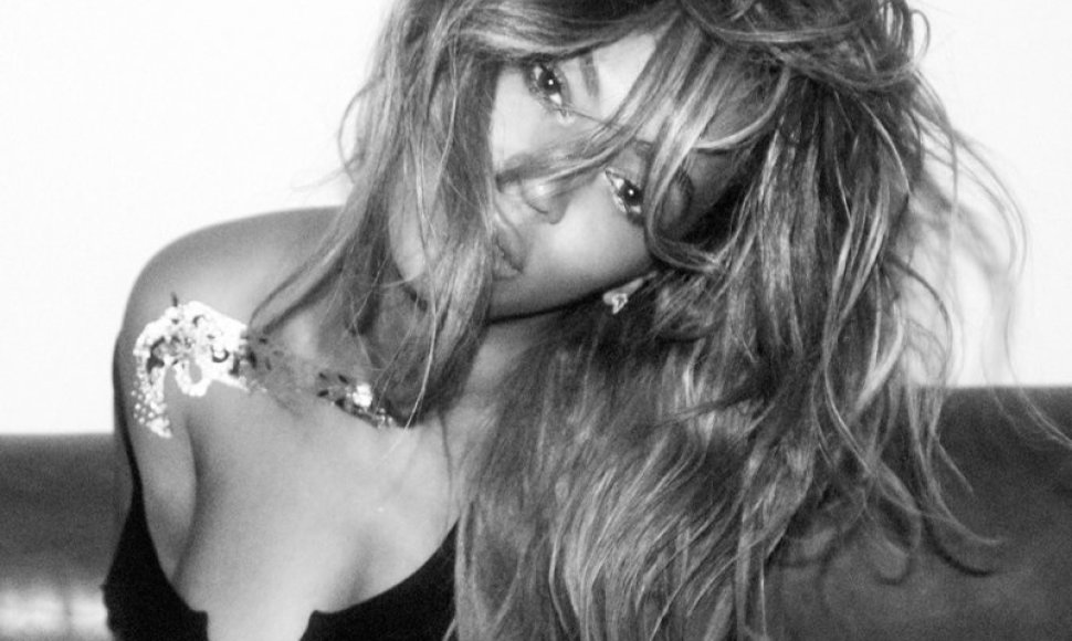 Beyonce „Flash Tattoos“ reklamoje