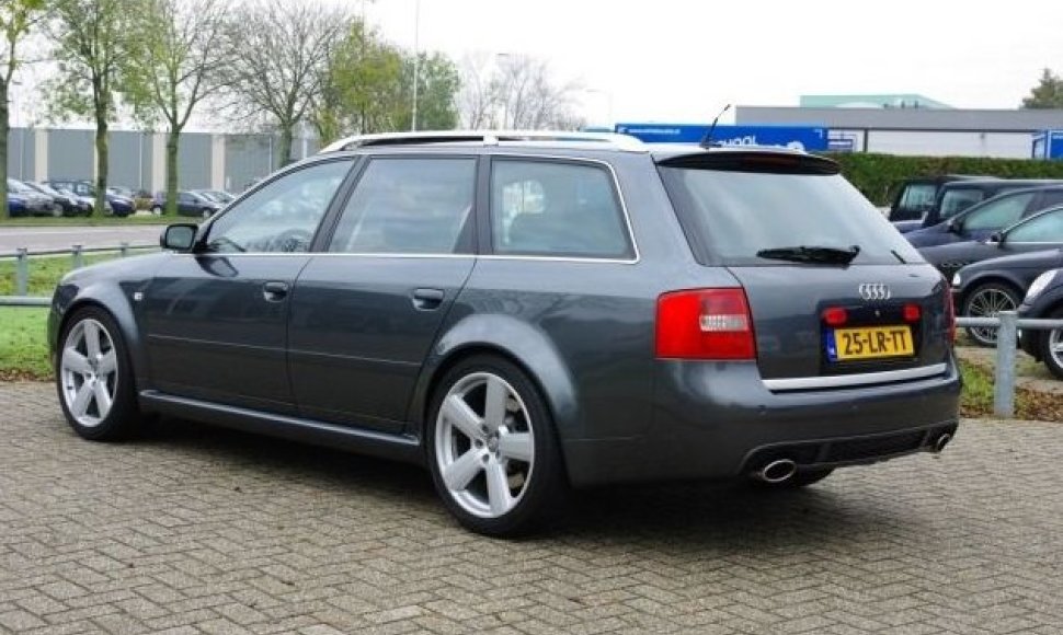 Mažiau nei 10 tūkst. eurų – už „Audi RS6“