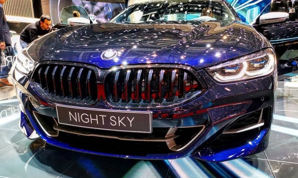 „BMW Individual M850i Night Sky" Ženeos automobilių parodoje