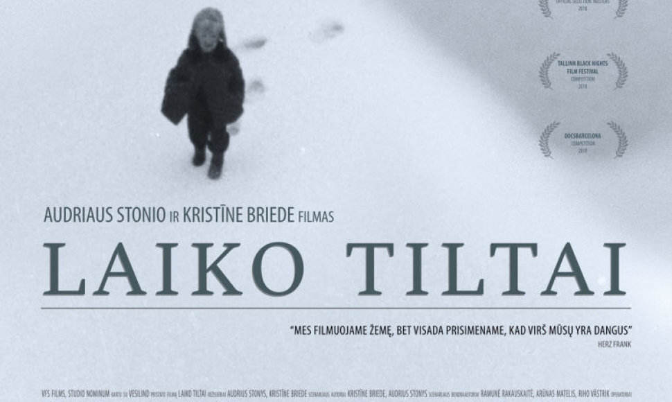 Filmo „Laiko tiltai“ plakatas