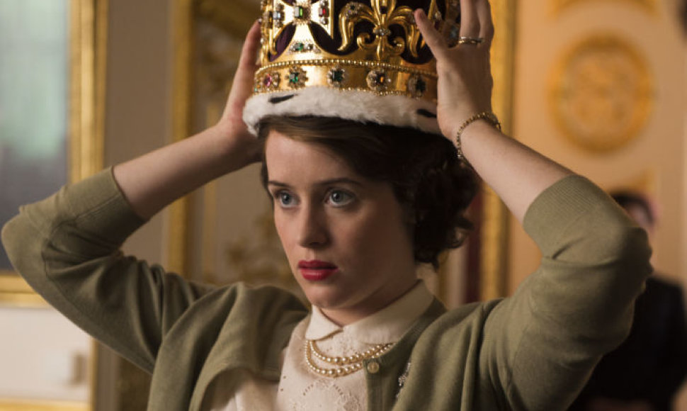 Claire Foy karalienę Elizabeth II vaidino seriale „Karūna“