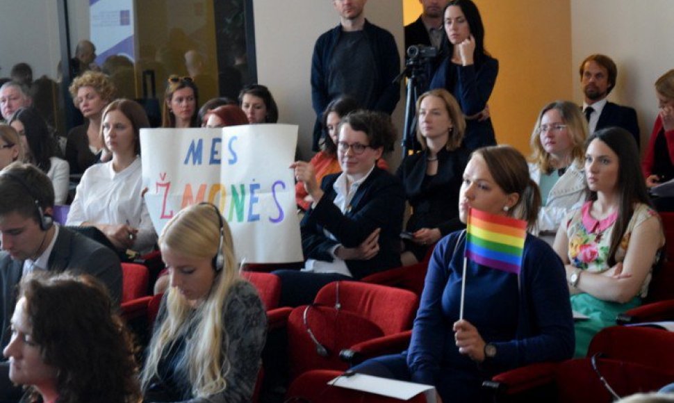 Per Juozo Bernatonio kalbą protestavo LGBT bendruomenė
