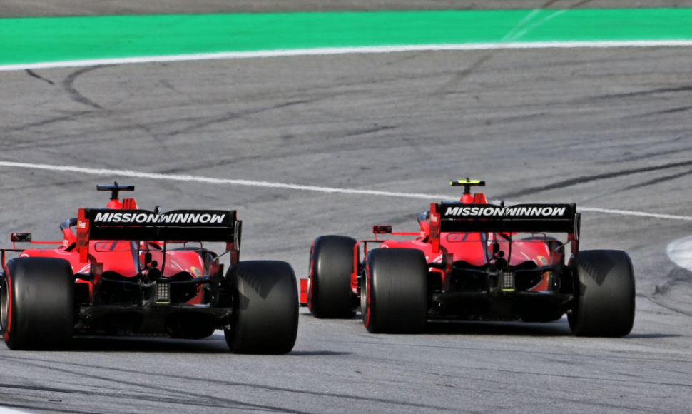 S.Vettelio kova su komandos draugu Ch.Leclercu