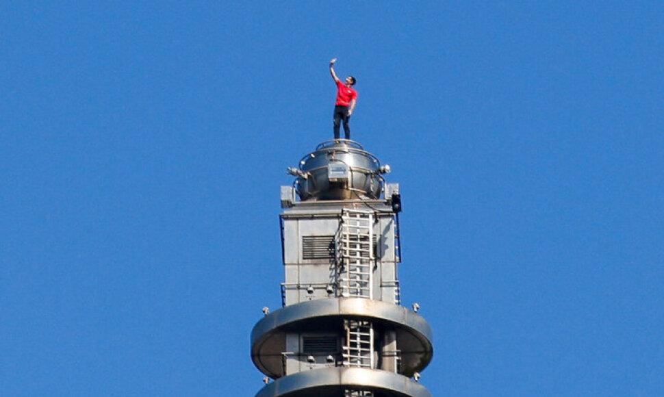 Ann Wang / REUTERS