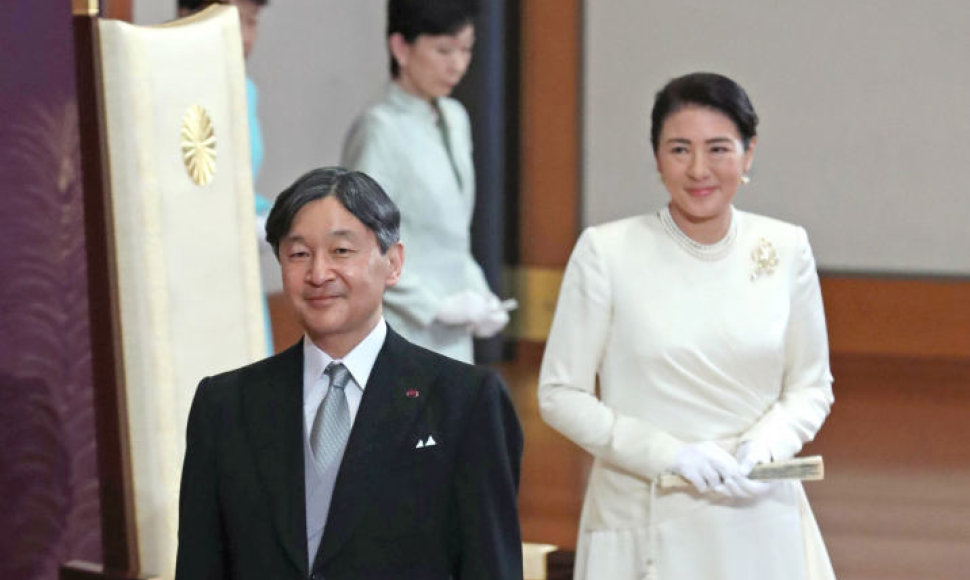 Į sostą įžengęs naujasis Japonijos imperatorius Naruhito