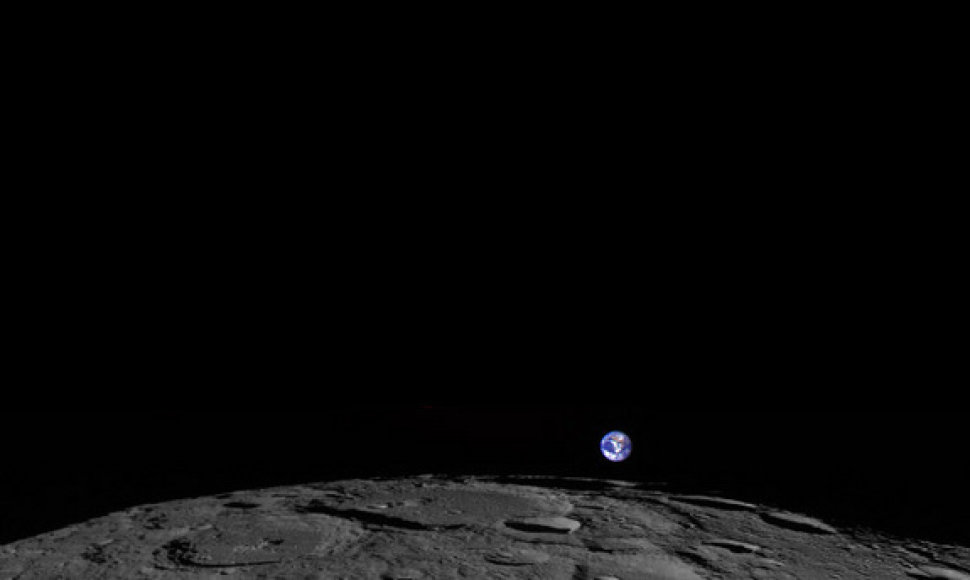 Štai kaip Žemė atrodo iš Mėnulio