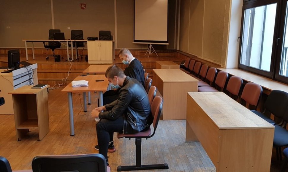 Klaipėdos apygardos teismas nagrinėja garsiąją Jurbarko bylą.