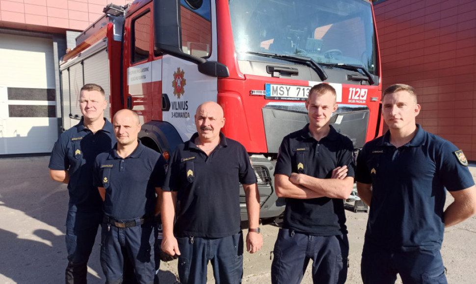 Žvejo gelbėjimo operacijoje dalyvavo ugniagesiai gelbėtojai Artiomas Masianas, Tomašas Jarmolovičius, Janas Bernatovičius, Jaroslavas Lyskovičius, Eduardas Zablockis.