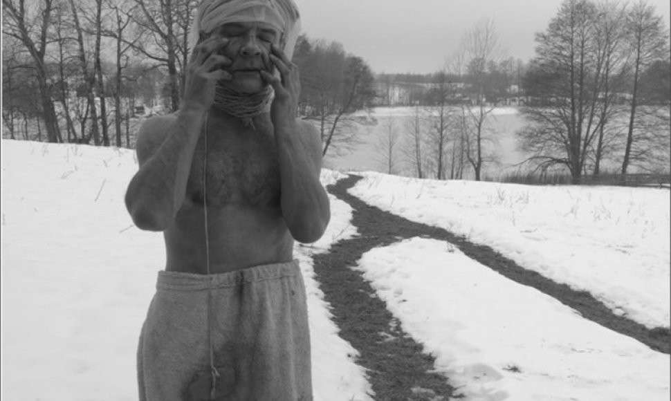 Beno Šarkos video performansas „Moksha Memora Menora“