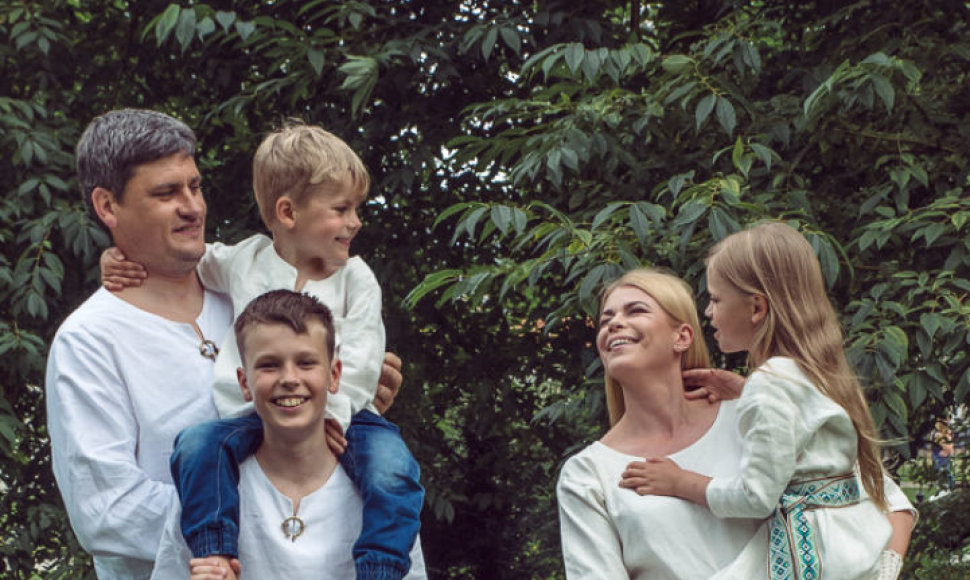 Loreta Sungailienė su vyru Daliumi ir vaikais Viliumi, Liepa bei Giriumi