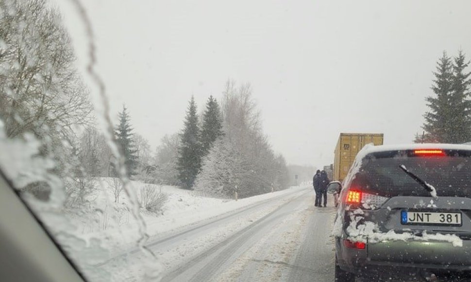 Eismo įvykio Plungės rajone metu nukentėjo keturi asmenys