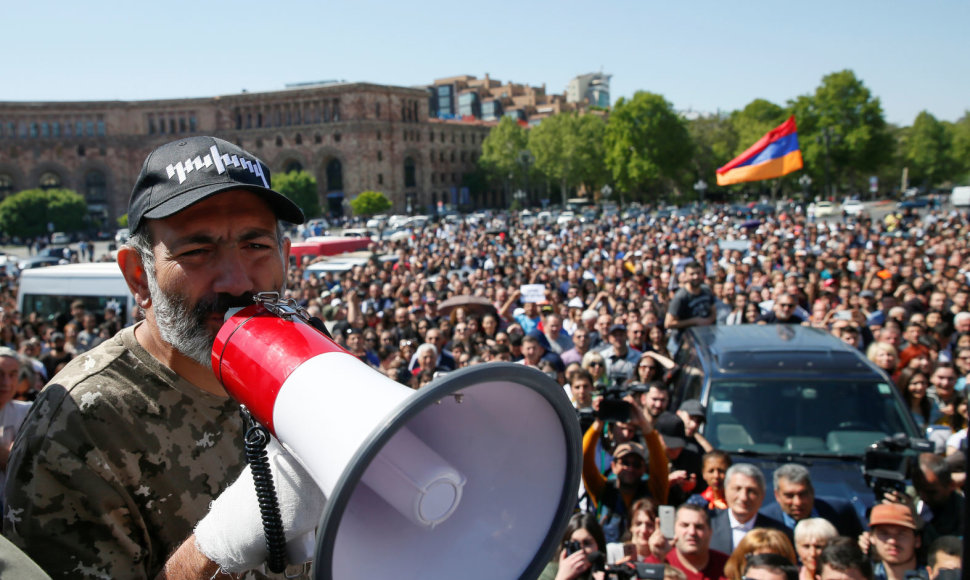 Armėnijoje tęsiasi protestai