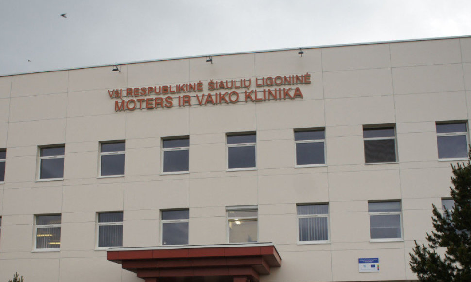 Vidutiniškai per parą Respublikinės Šiaulių ligoninės Moters ir vaiko klinikos Vaikų ligų profilio medikų pagalbos atvyksta 3-4 vaikai, kuriems diagnozuota COVID infekcija. Dažniausiai jiems suteikiamos konsultacijos, atliekami reikiami tyrimai ir išleidžiami gydytis namo