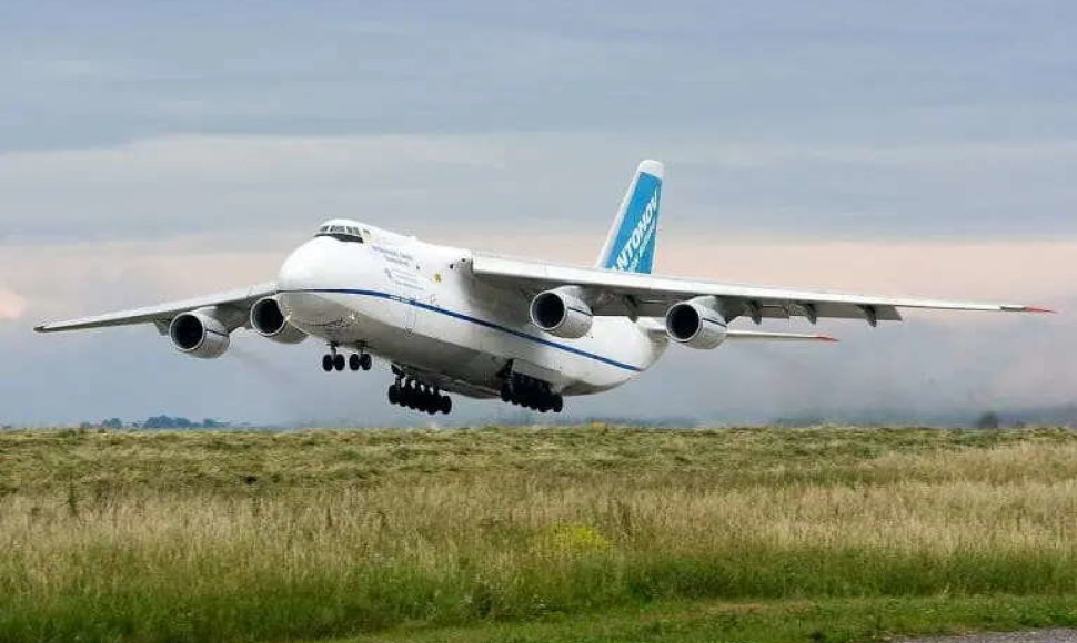 Antonov An-124 Ruslan – labai artimas An-225 brolis. (Marek Vanzura, Wikimedia (GFDL 1.2)