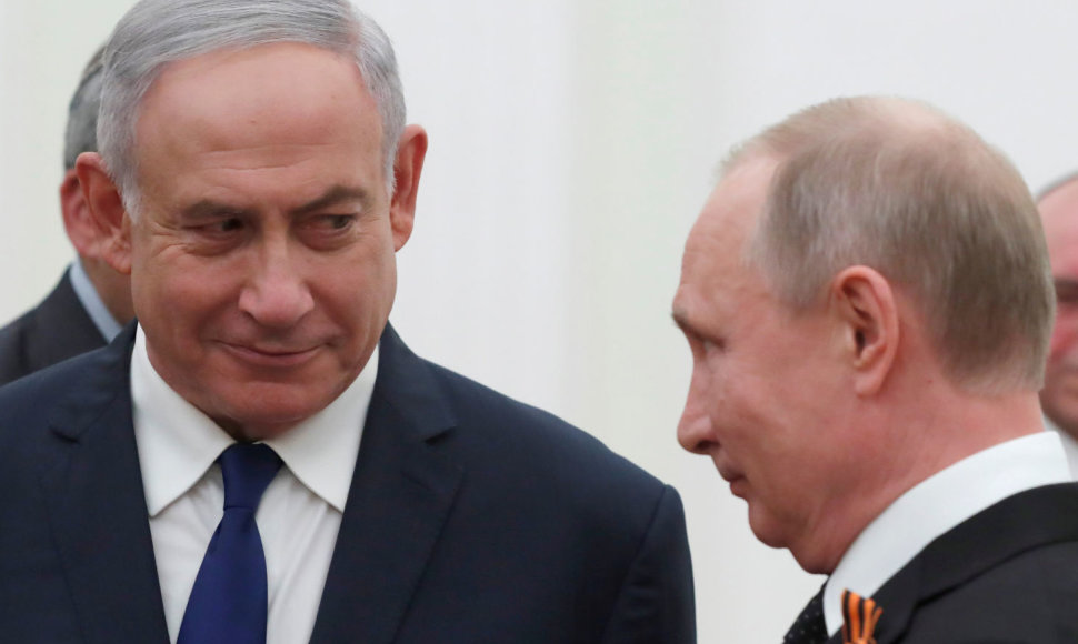 Benjaminas Netanyahu ir Vladimiras Putinas