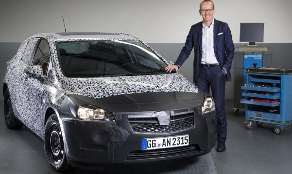Užmaskuota „Opel Astra“ 