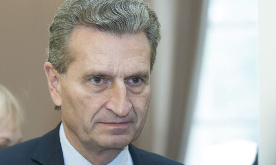 Už energetiką atsakingas Europos komisaras Guntheris Oettingeris