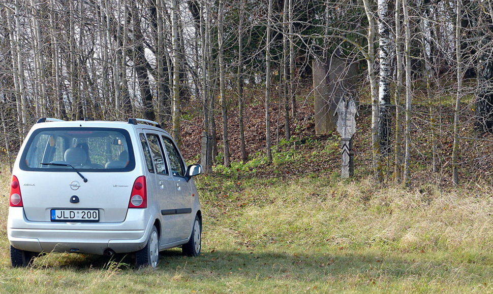 Liuteronų kapinaitės be apgulties.