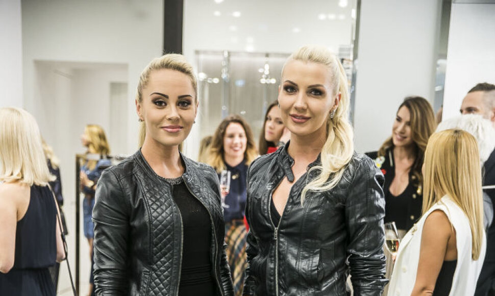 Monika Šedžiuvienė su drauge Greta Židoniene