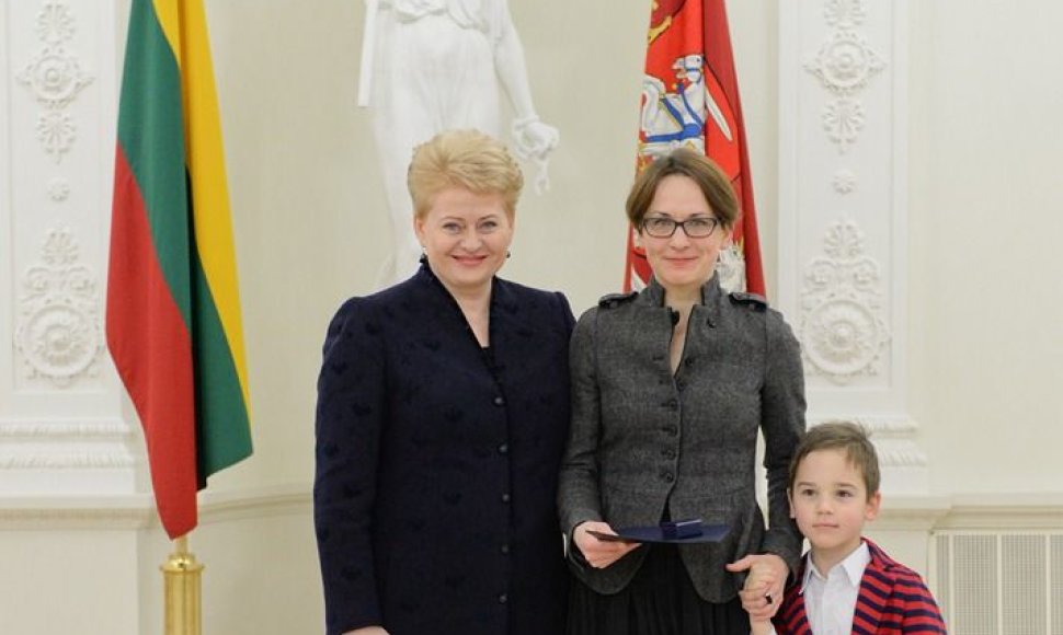 Prezidentė Dalia Grybauskaitė ir Indrė Makaraitytė su sūnumi