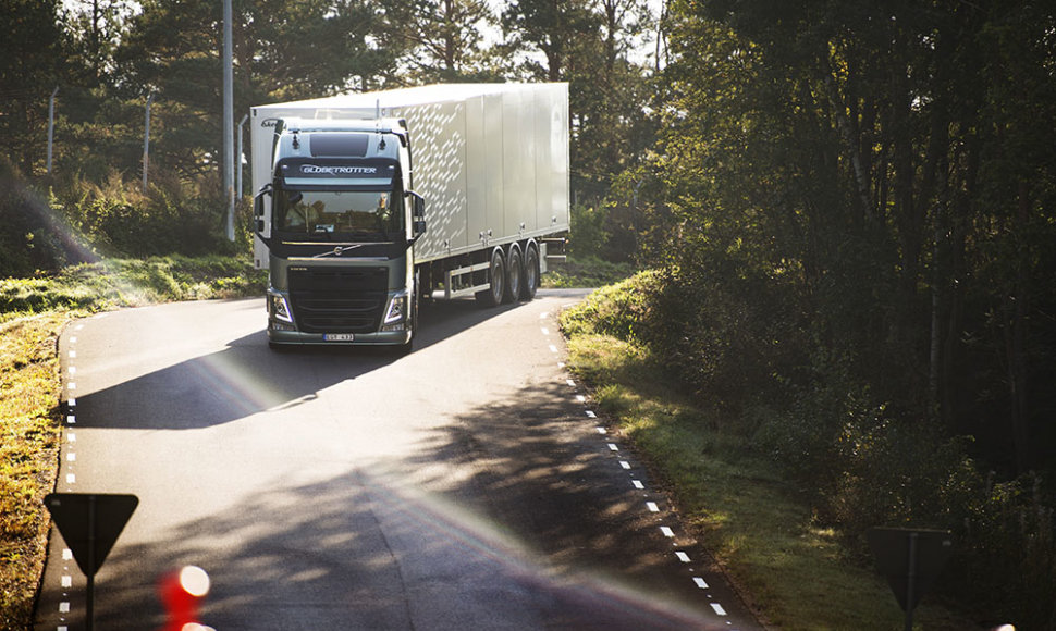 „Volvo Trucks“duomenimis, efektyviai degalus naudojantis vairuotojas gali sumažinti dyzelino sąnaudas iki 10 proc.