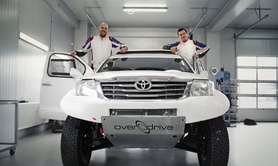 „Edas Dakar Racing Team“ ekipažas