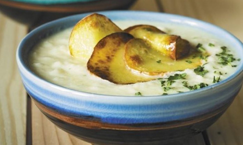 UntitledTrinta kopūstų-pupelių sriuba su bulvių traškučiais