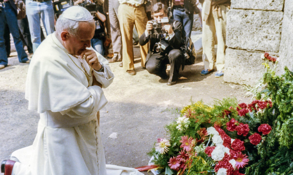 Jonas Paulius II 1979 metais vizito Lenkijoje metu