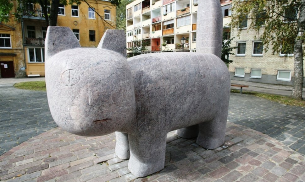 Katino skulptūra Jurgos skvere.