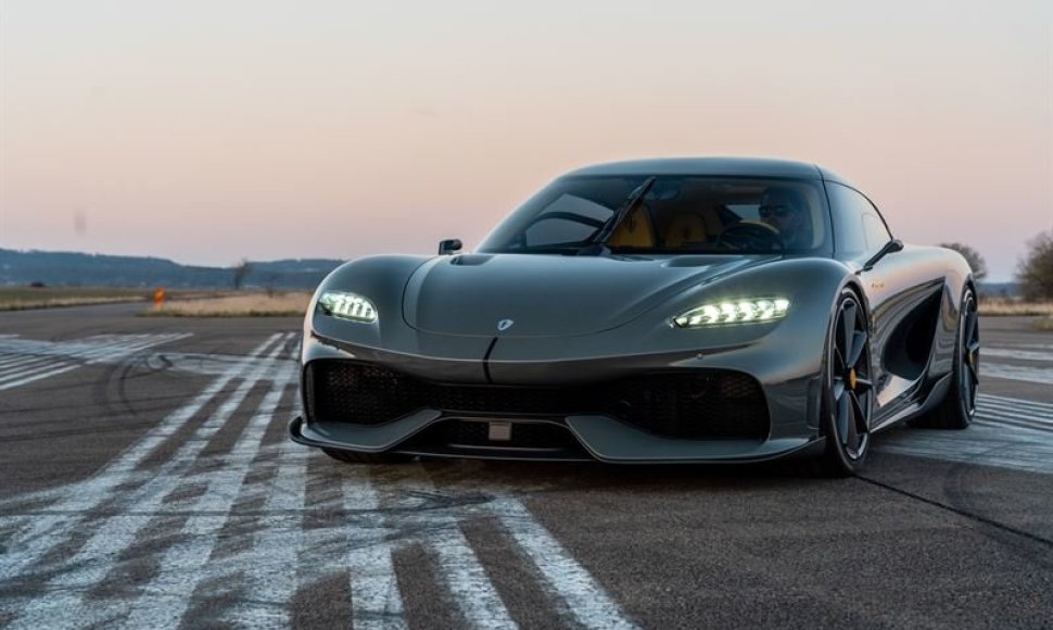 Gemera – naujausias Koenigsegg kūrinys ir absoliučiai unikalus hiperautomobilis. (Gamintojo nuotrauka)