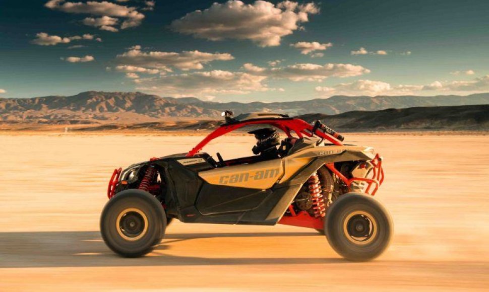 Taip atrodo South Racing kompanijos Dakaro raliui paruoštas Can-Am Maverick X3